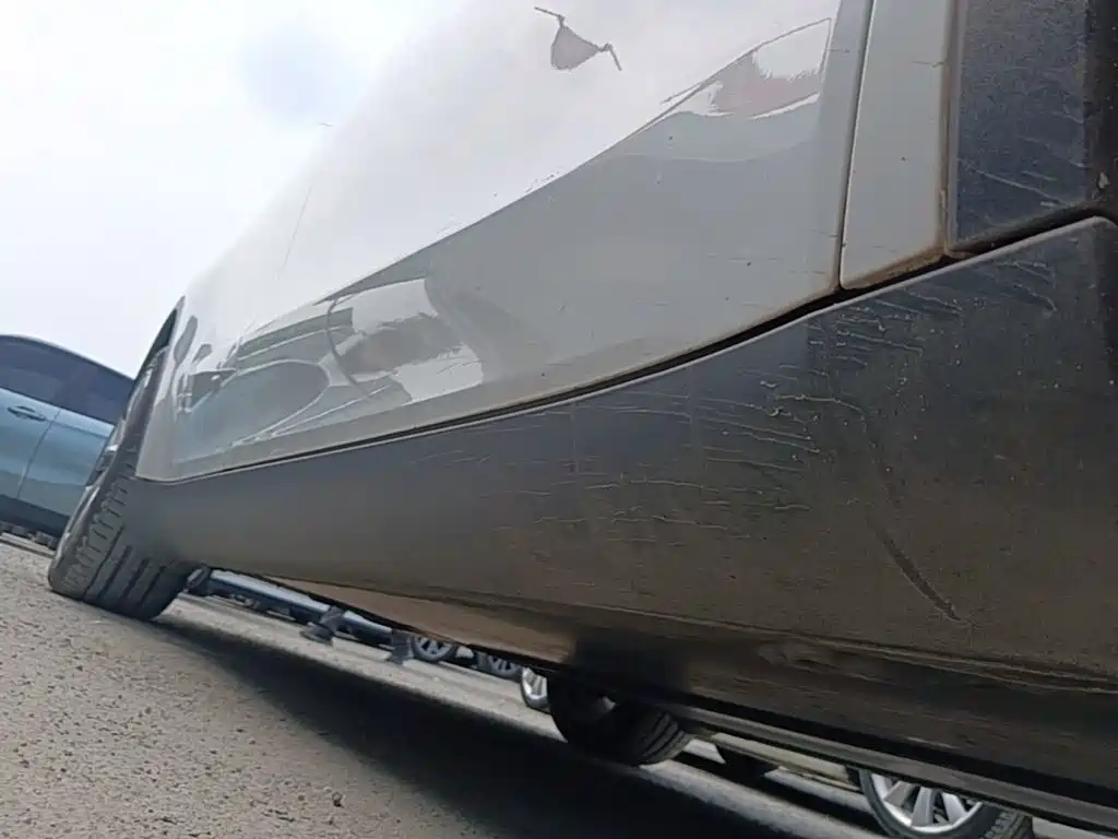 Tesla Model Y — миниатюра 21