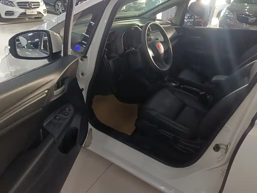 Honda Fit — миниатюра 16