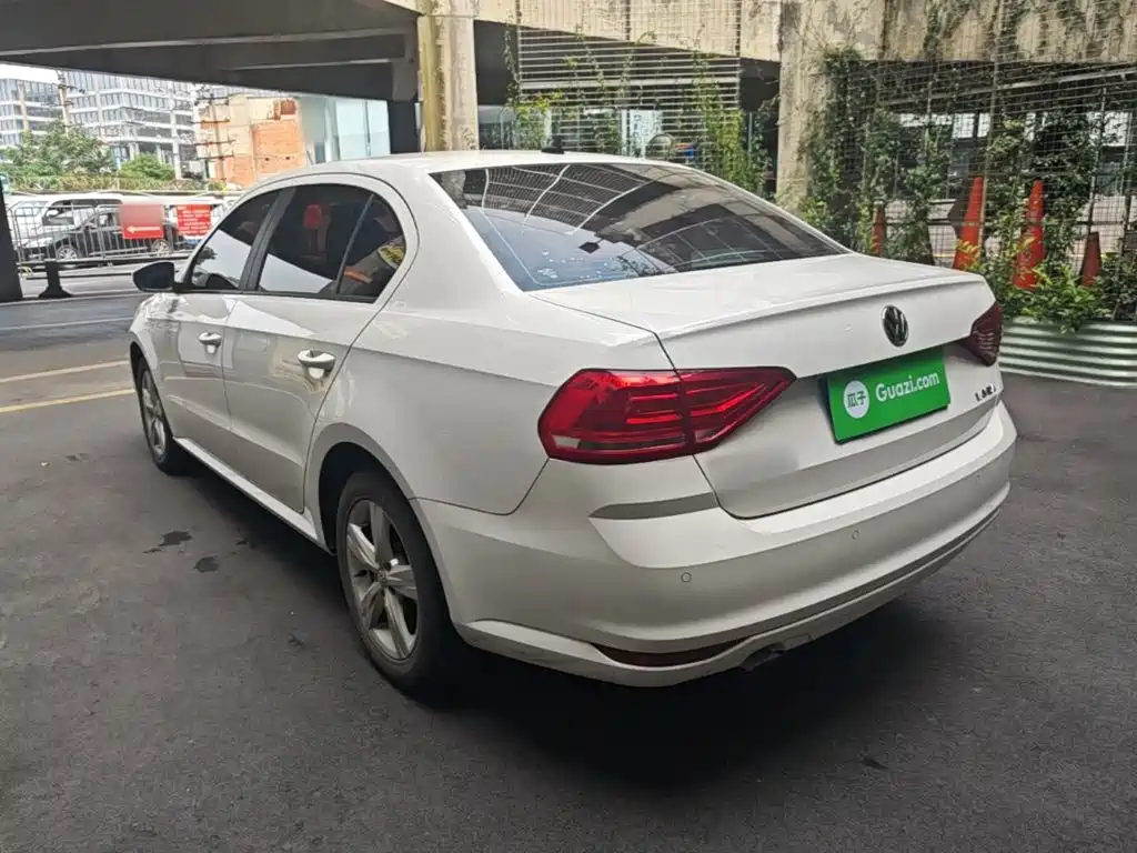 Volkswagen Lavida — миниатюра 5