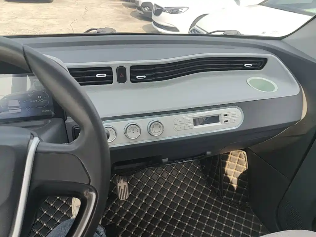 Wuling MINIEV — миниатюра 13