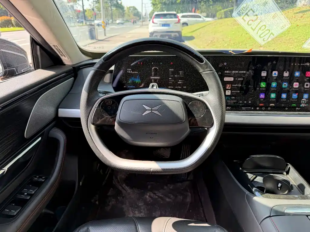 XPeng P7 — миниатюра 14