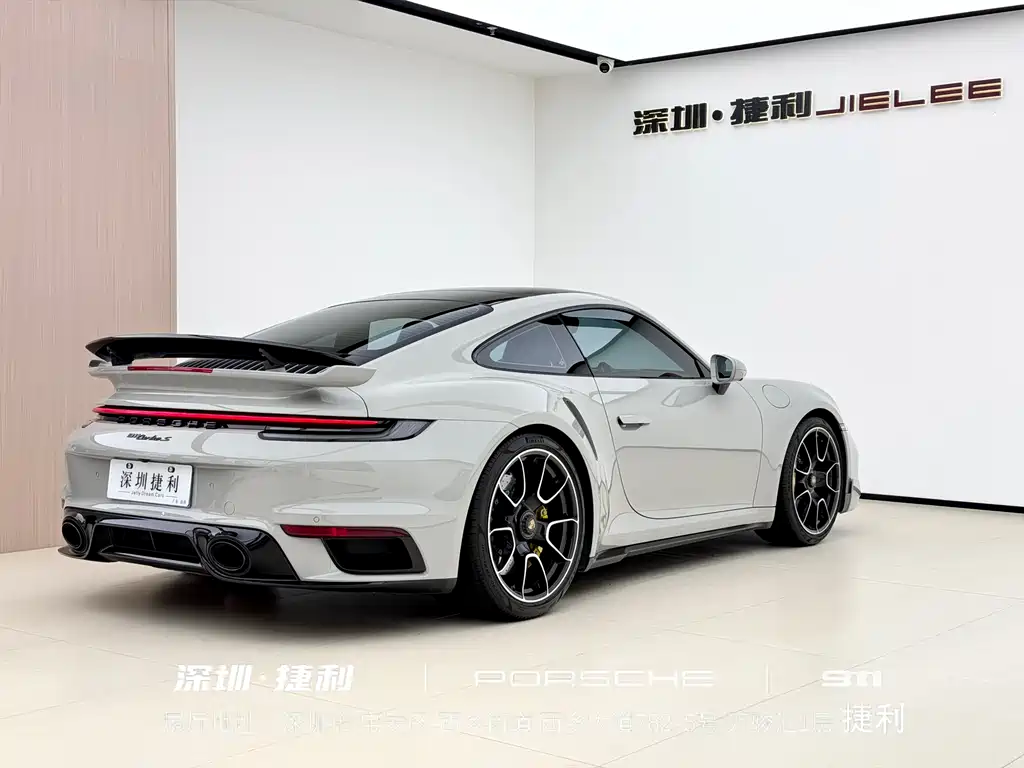 Porsche 911 2023 Turbo S 3.7T