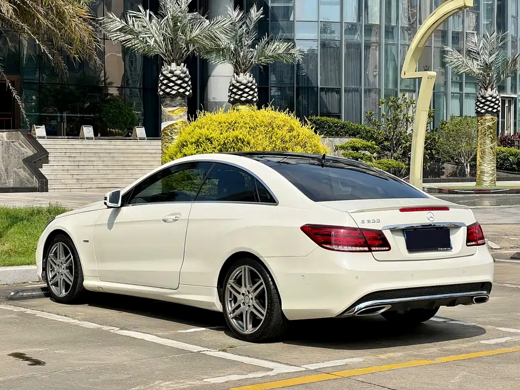 Mercedes-Benz E-Class (Import) — миниатюра 16