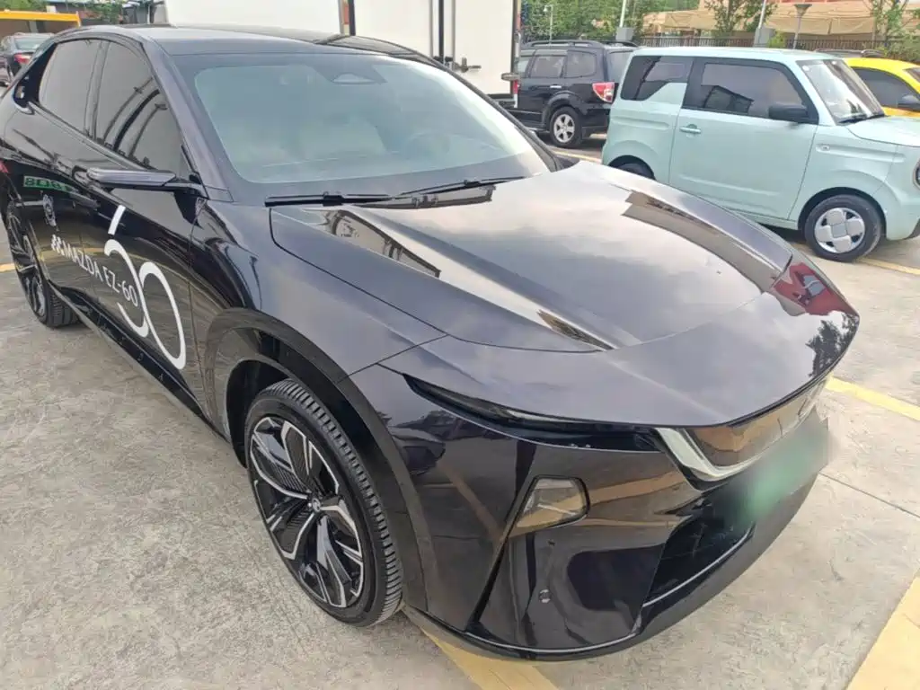 Mazda EZ-60 — миниатюра 4