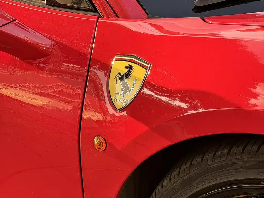 FERRARI 488