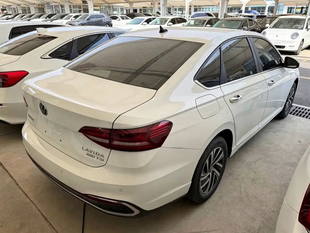 Volkswagen Lavida — миниатюра 13