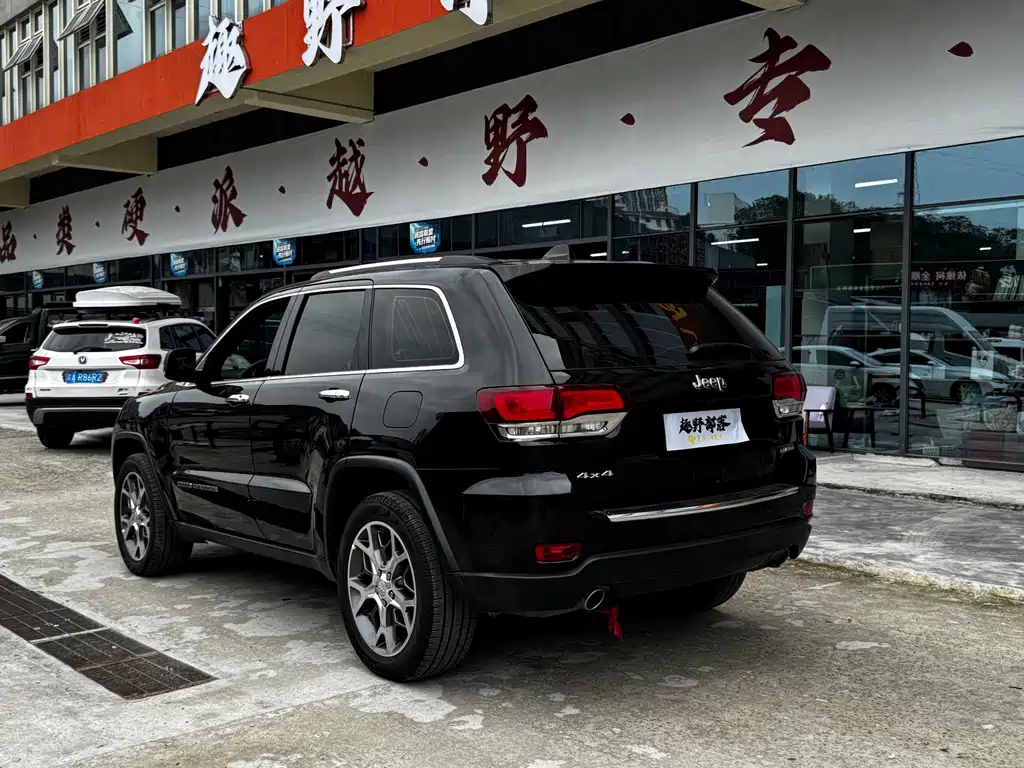 Jeep Grand Cherokee (Import) — миниатюра 8