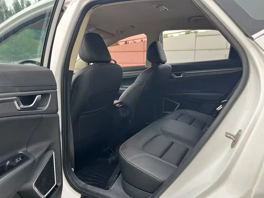 Geely Emgrand GS — миниатюра 7