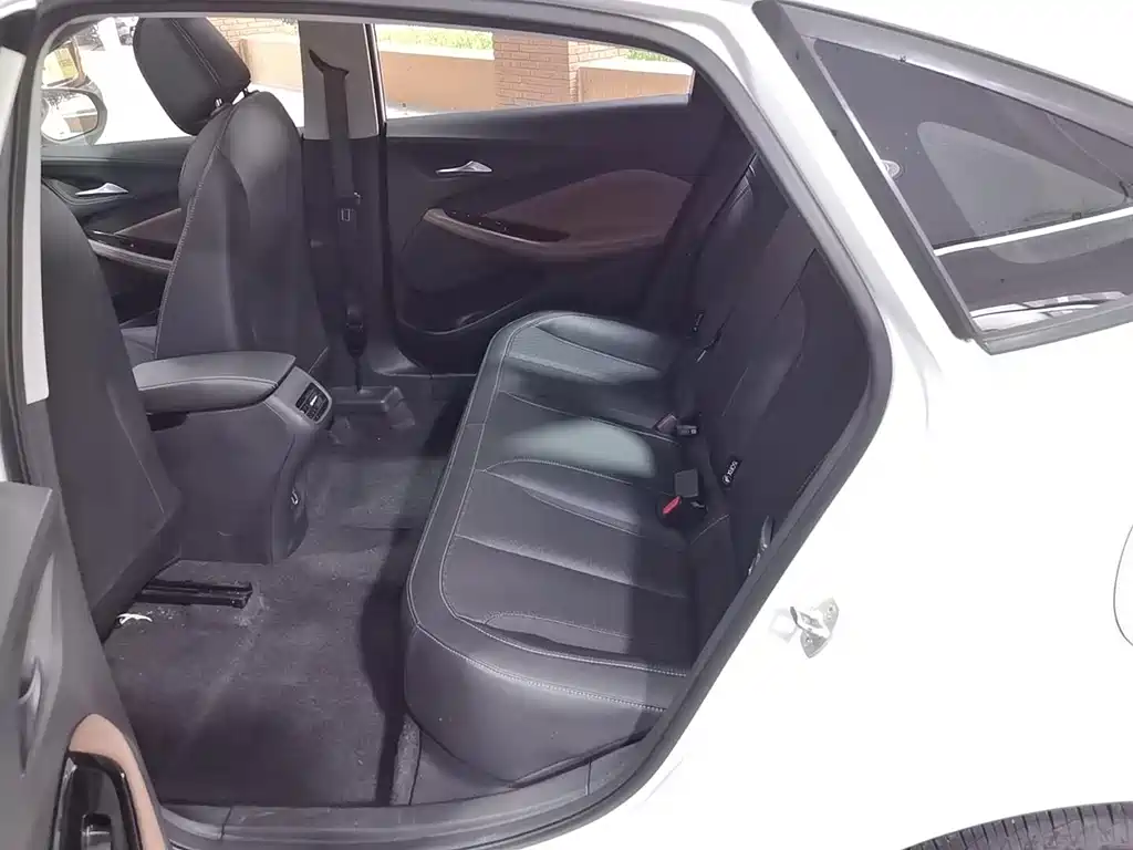 Buick Verano — миниатюра 10