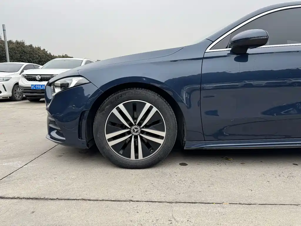 MERCEDES-BENZ A CLASS