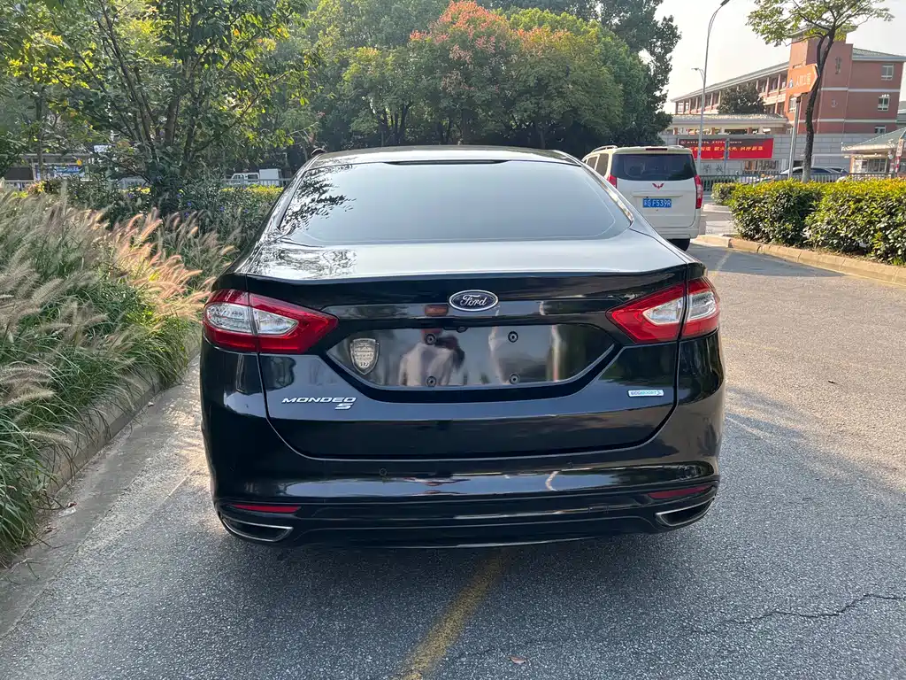 Ford Mondeo — миниатюра 5