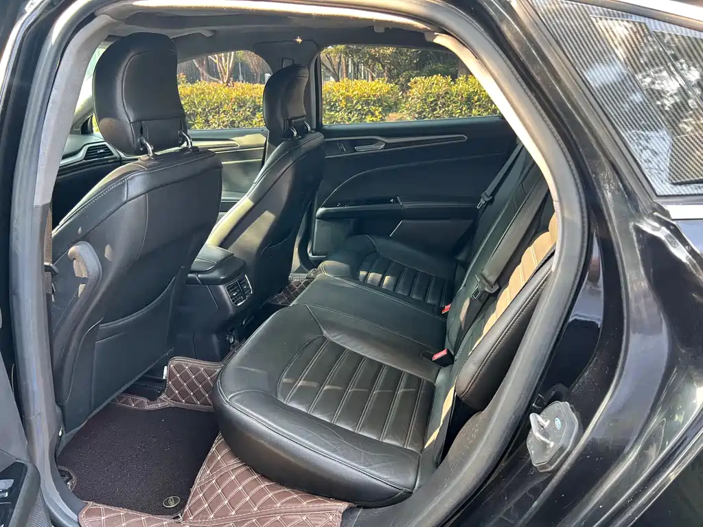 Ford Mondeo — миниатюра 14