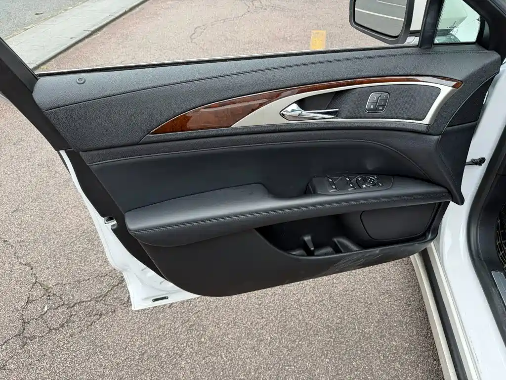 Lincoln MKZ — миниатюра 6