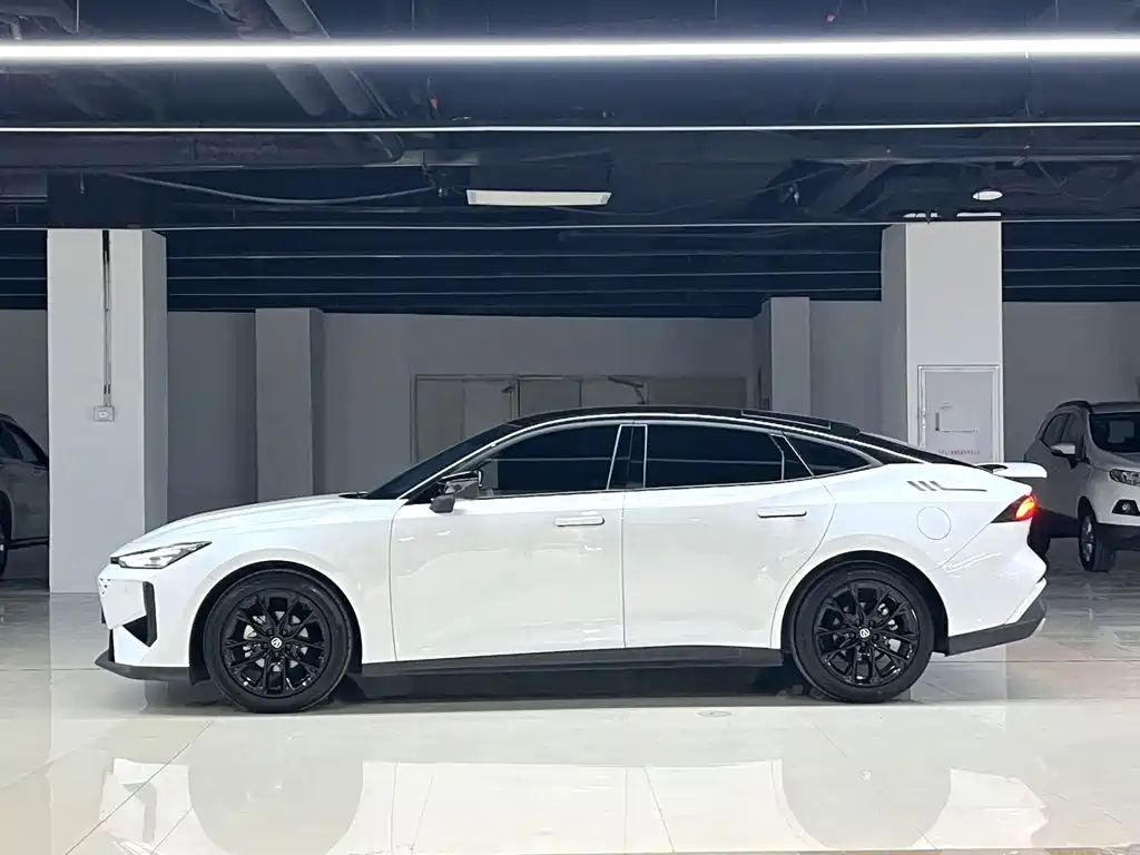 Changan UNI-V — миниатюра 4