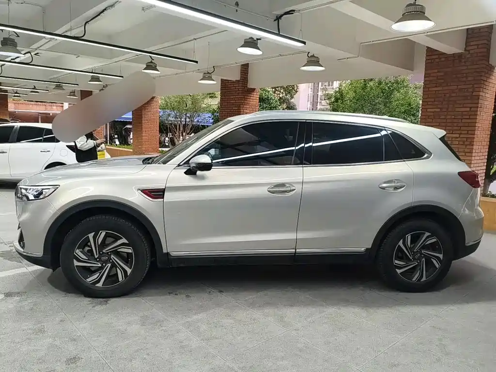 Hongqi Hongqi HS5 — миниатюра 2
