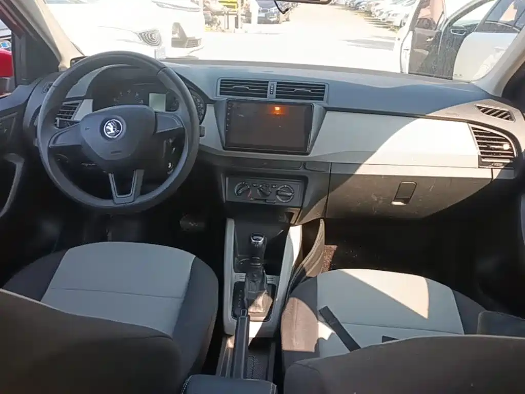 Skoda Fabia — миниатюра 10