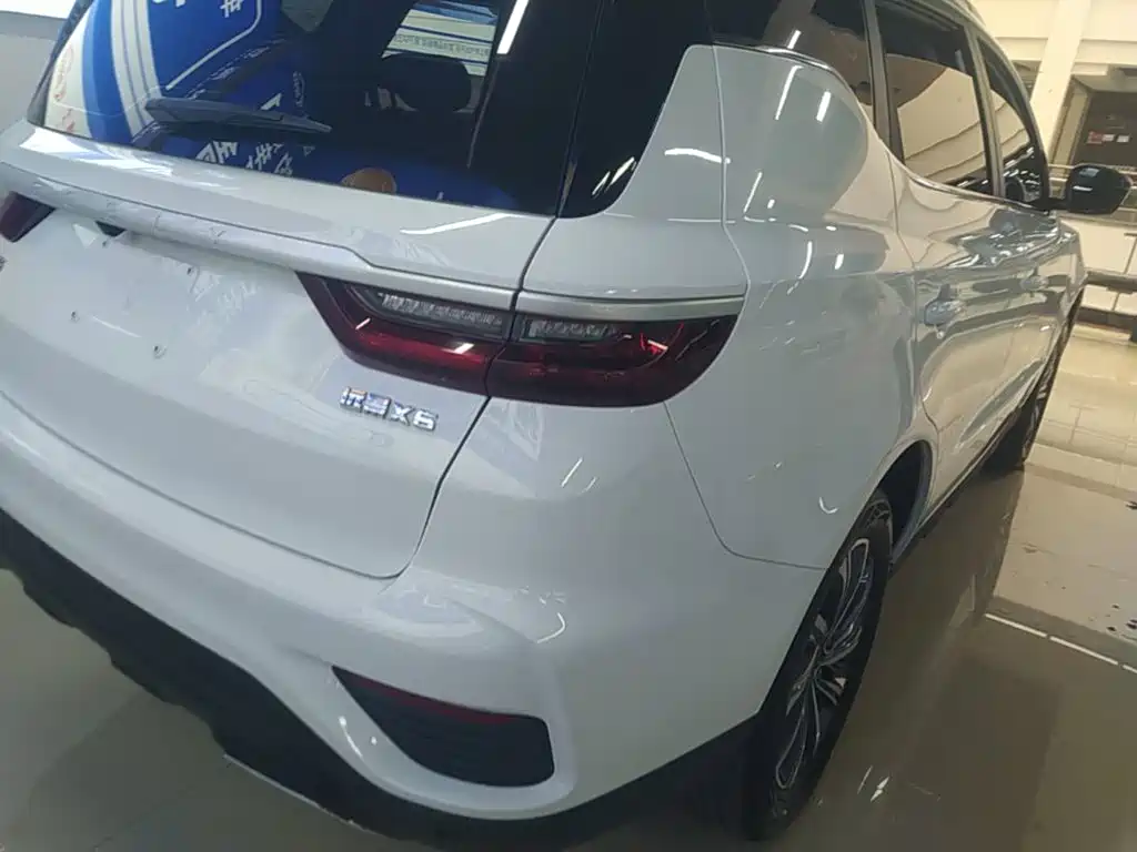 Geely Vision X6 — миниатюра 8