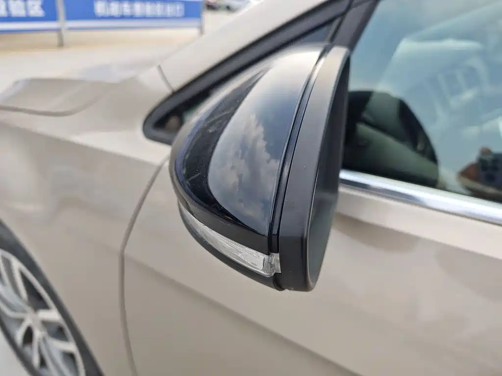 Volkswagen Golf — миниатюра 4