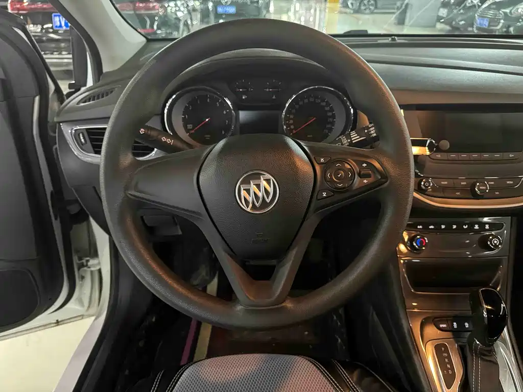 Buick Verano — миниатюра 7