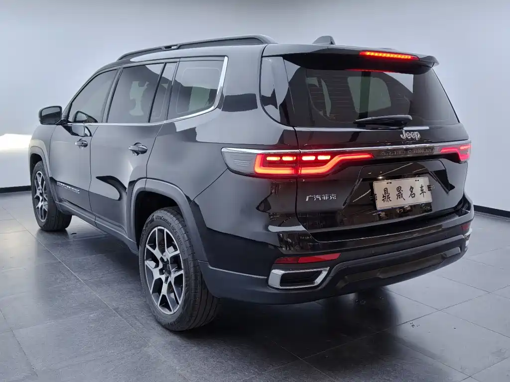 Jeep Grand Commander — миниатюра 6