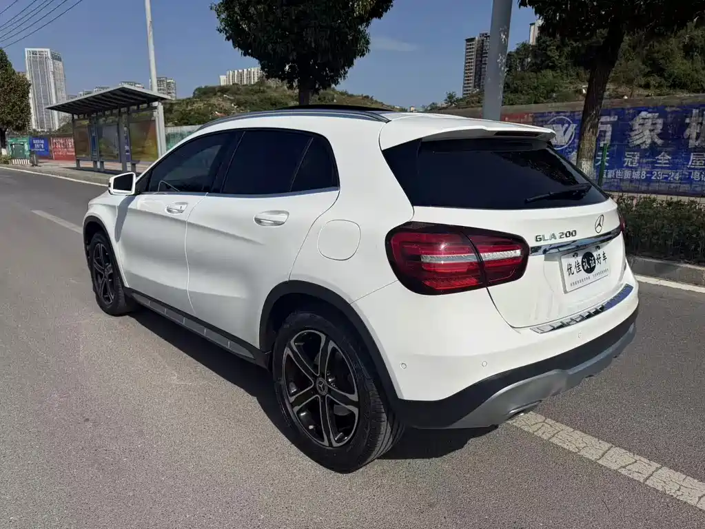 Mercedes-Benz GLA — миниатюра 10