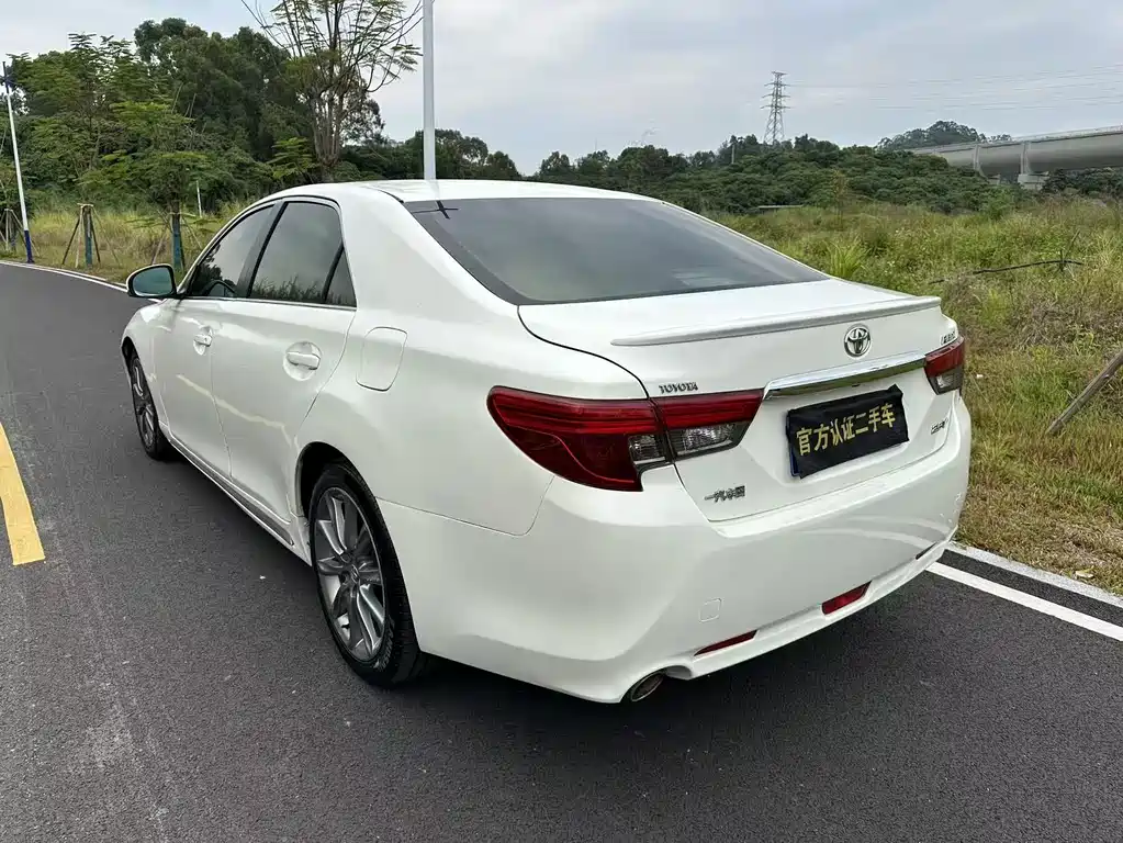 Toyota Reiz — миниатюра 5