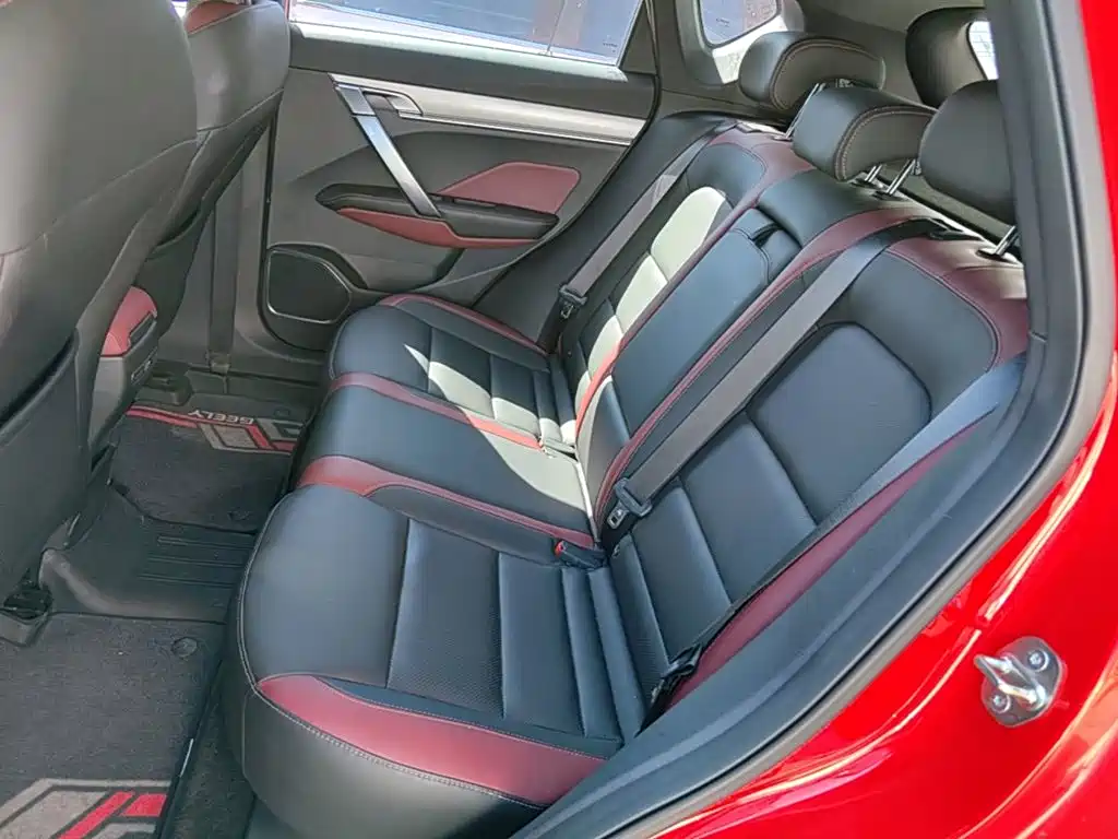 Geely Binyue — миниатюра 17