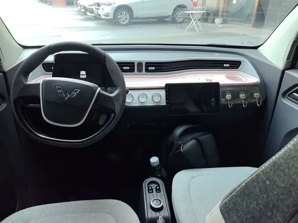 Wuling MINIEV — миниатюра 10