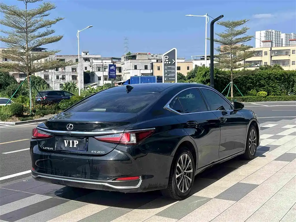 Lexus ES — миниатюра 10