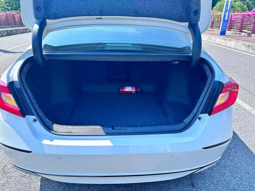 Honda Accord — миниатюра 10