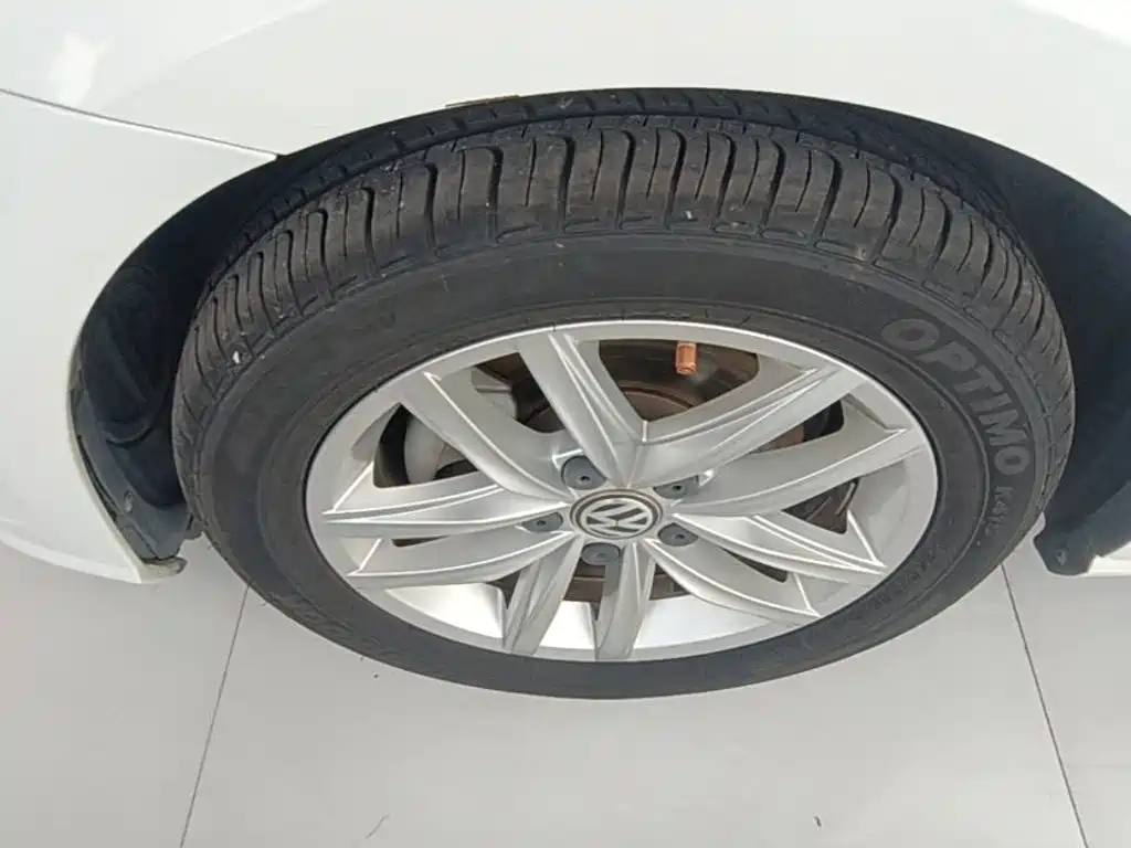 Volkswagen Golf — миниатюра 23