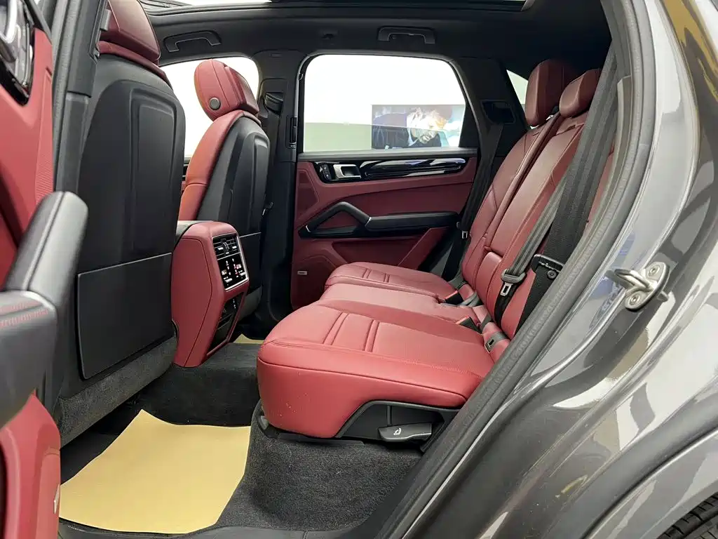 Porsche Cayenne — миниатюра 21