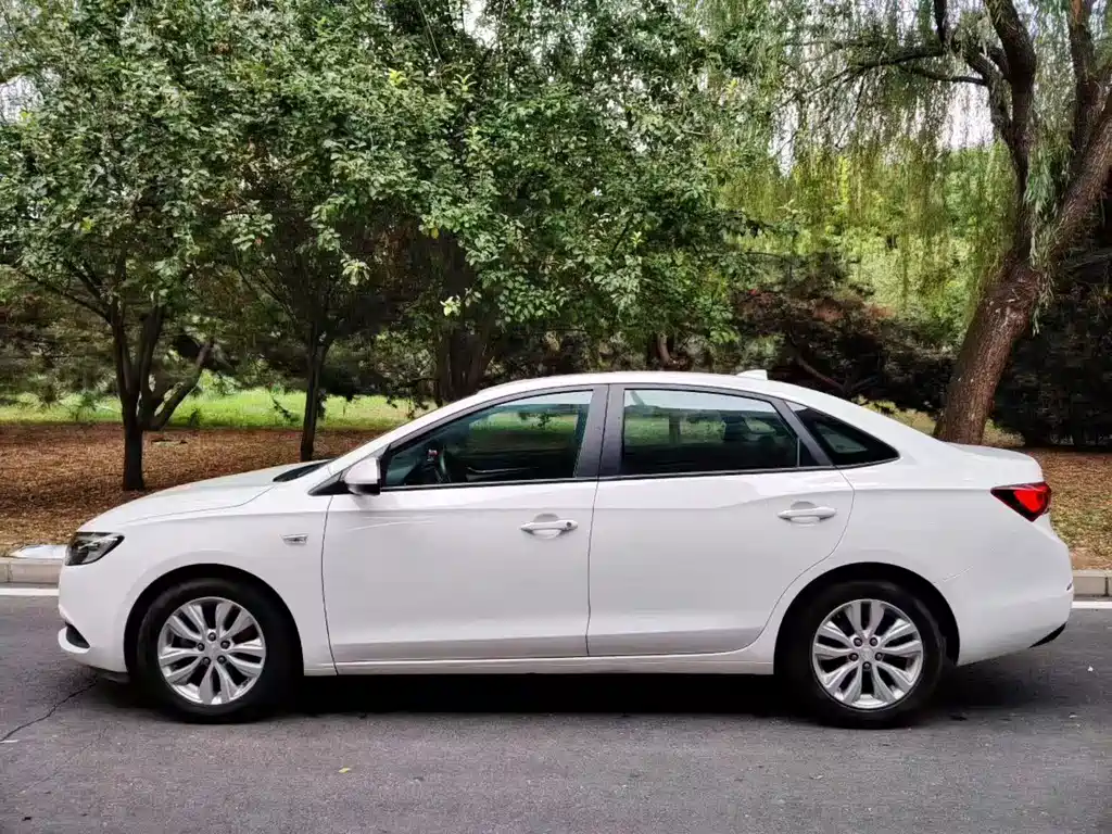 Buick Excelle — миниатюра 3