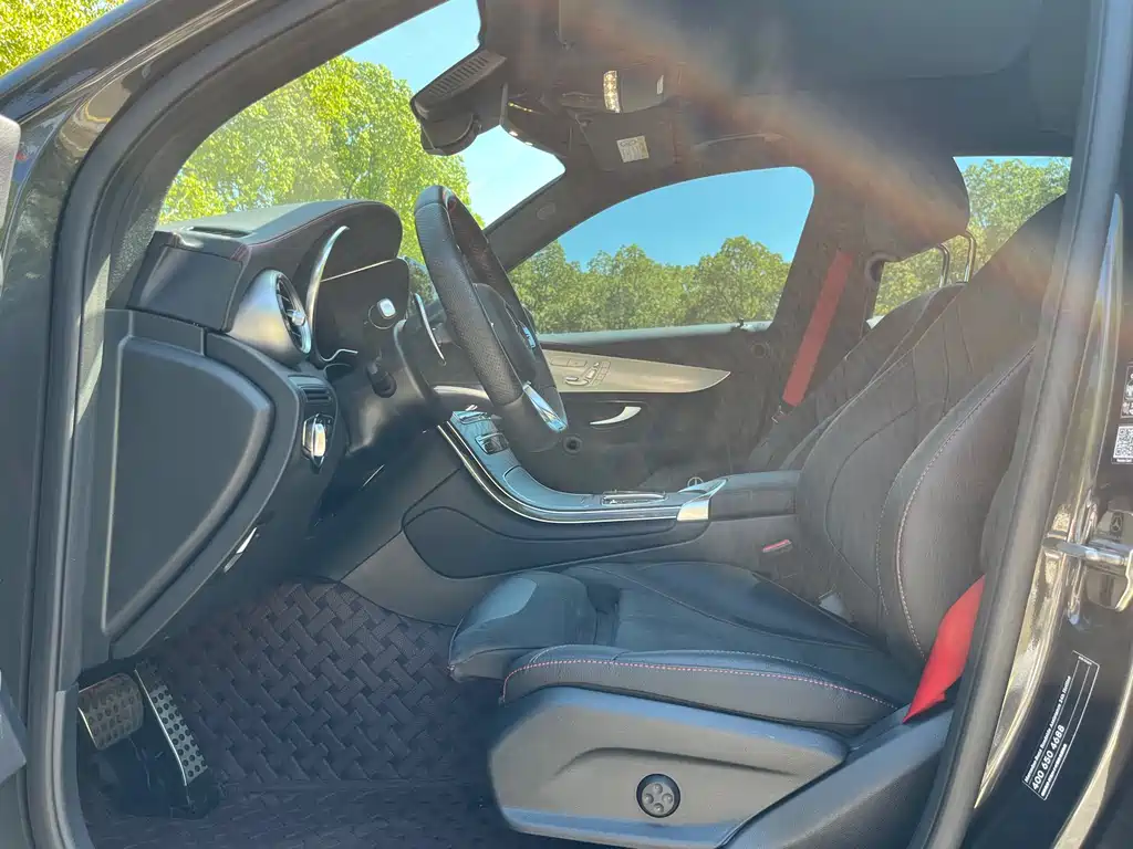 MERCEDES-BENZ GLC AMG