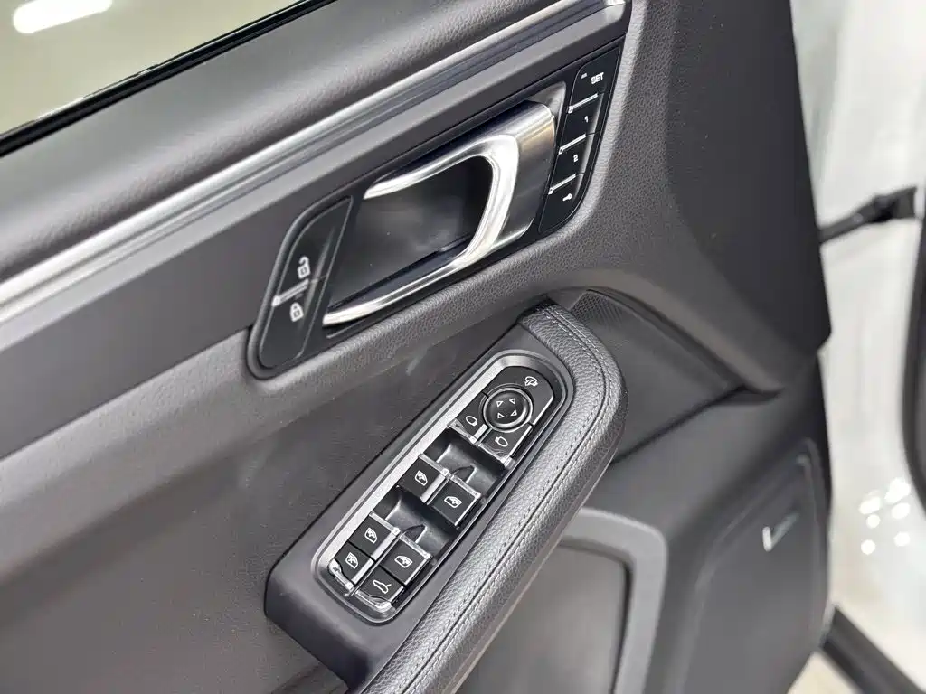 Porsche Macan — миниатюра 25