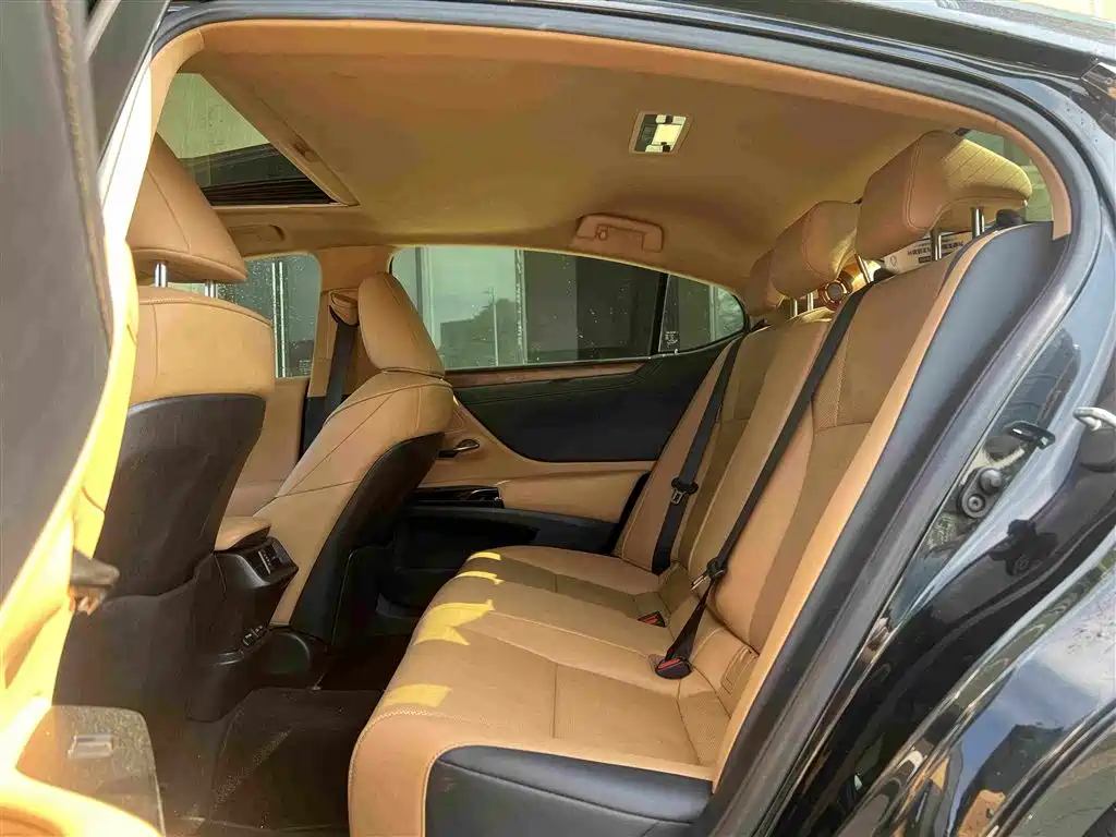 Lexus ES — миниатюра 16