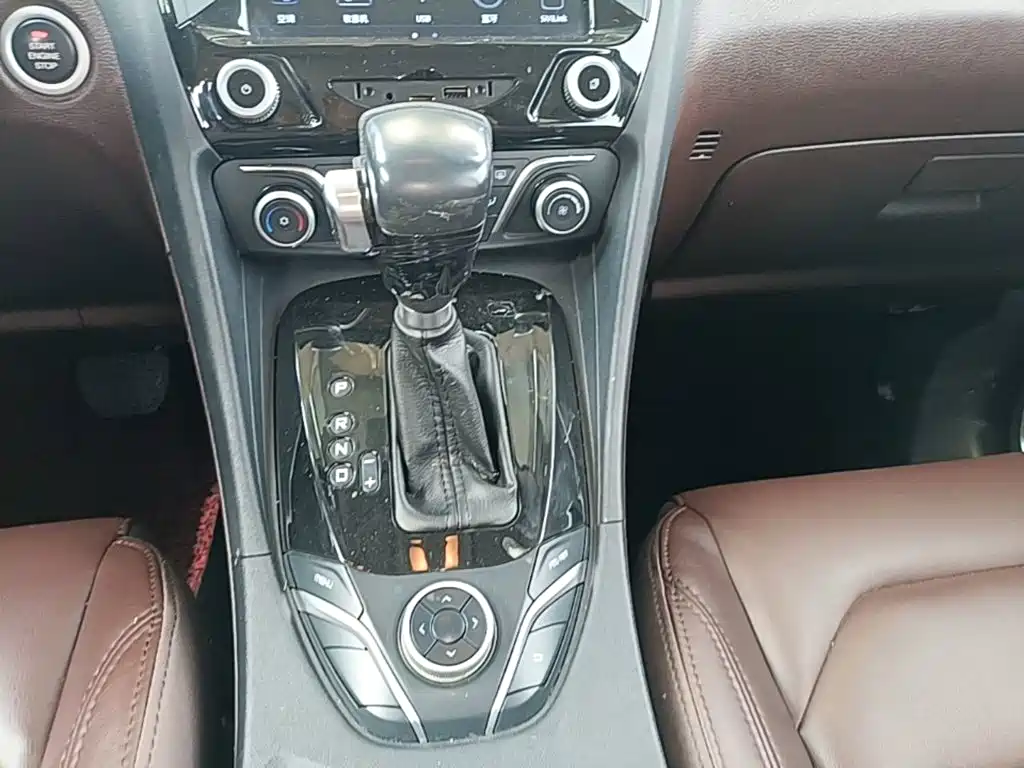 Haima Familia MPV — миниатюра 14