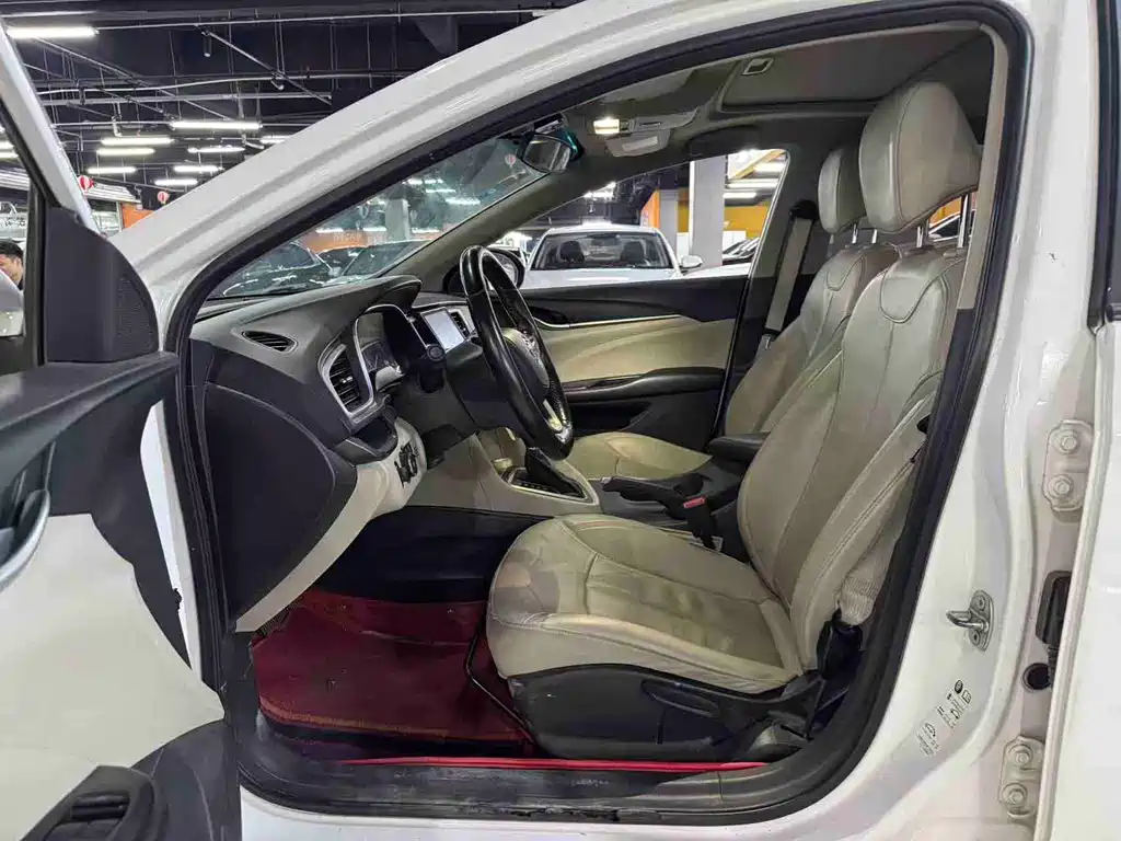 Buick Excelle — миниатюра 3