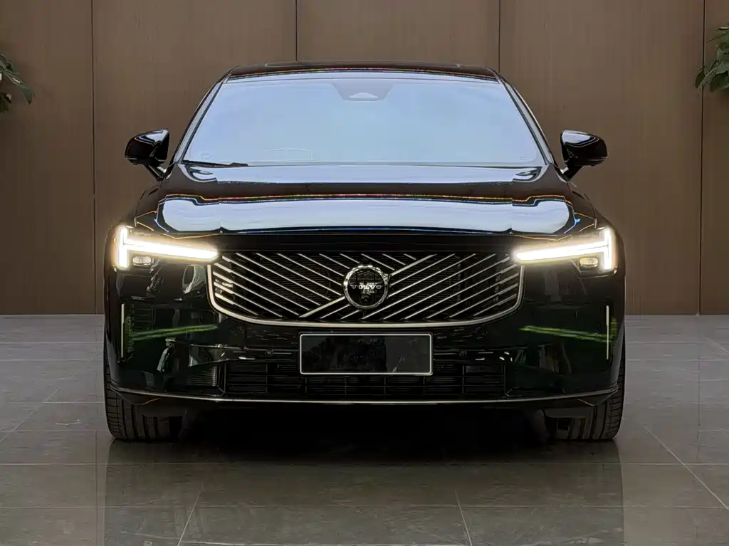 Volvo S90 — миниатюра 7