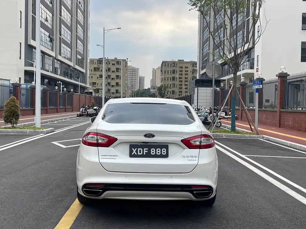 Ford Mondeo — миниатюра 6