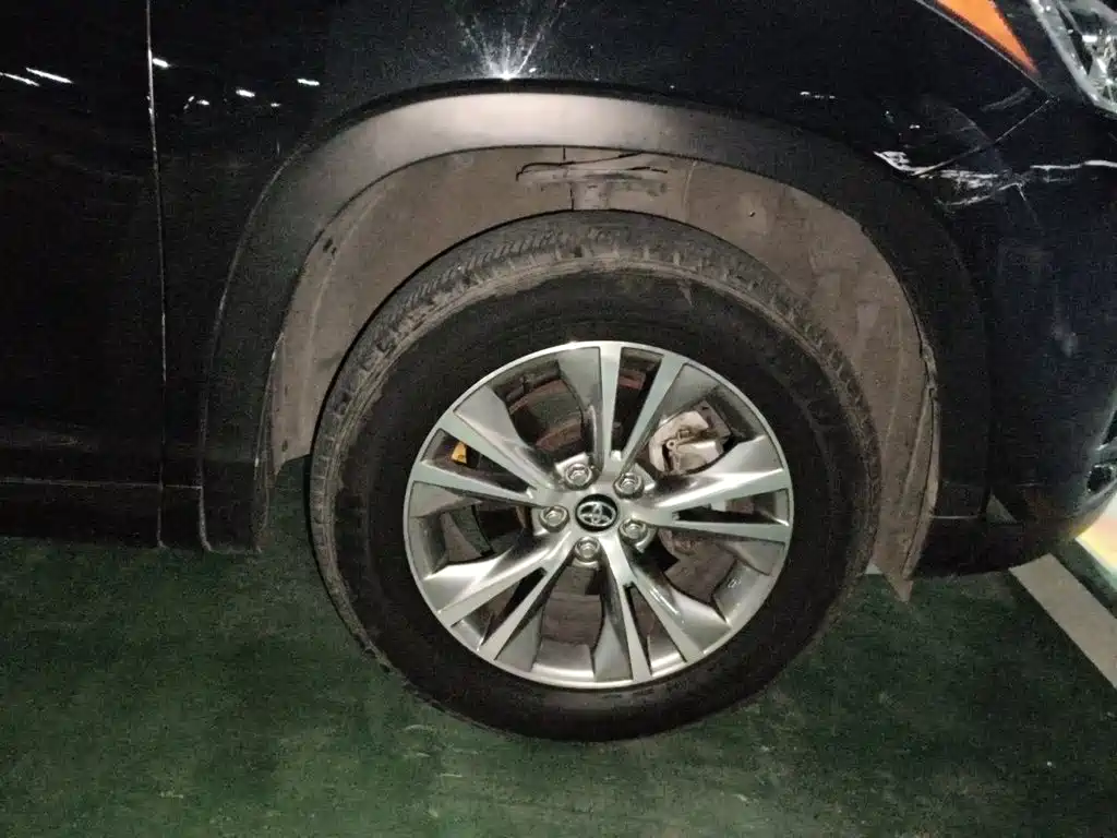 Toyota Highlander — миниатюра 24