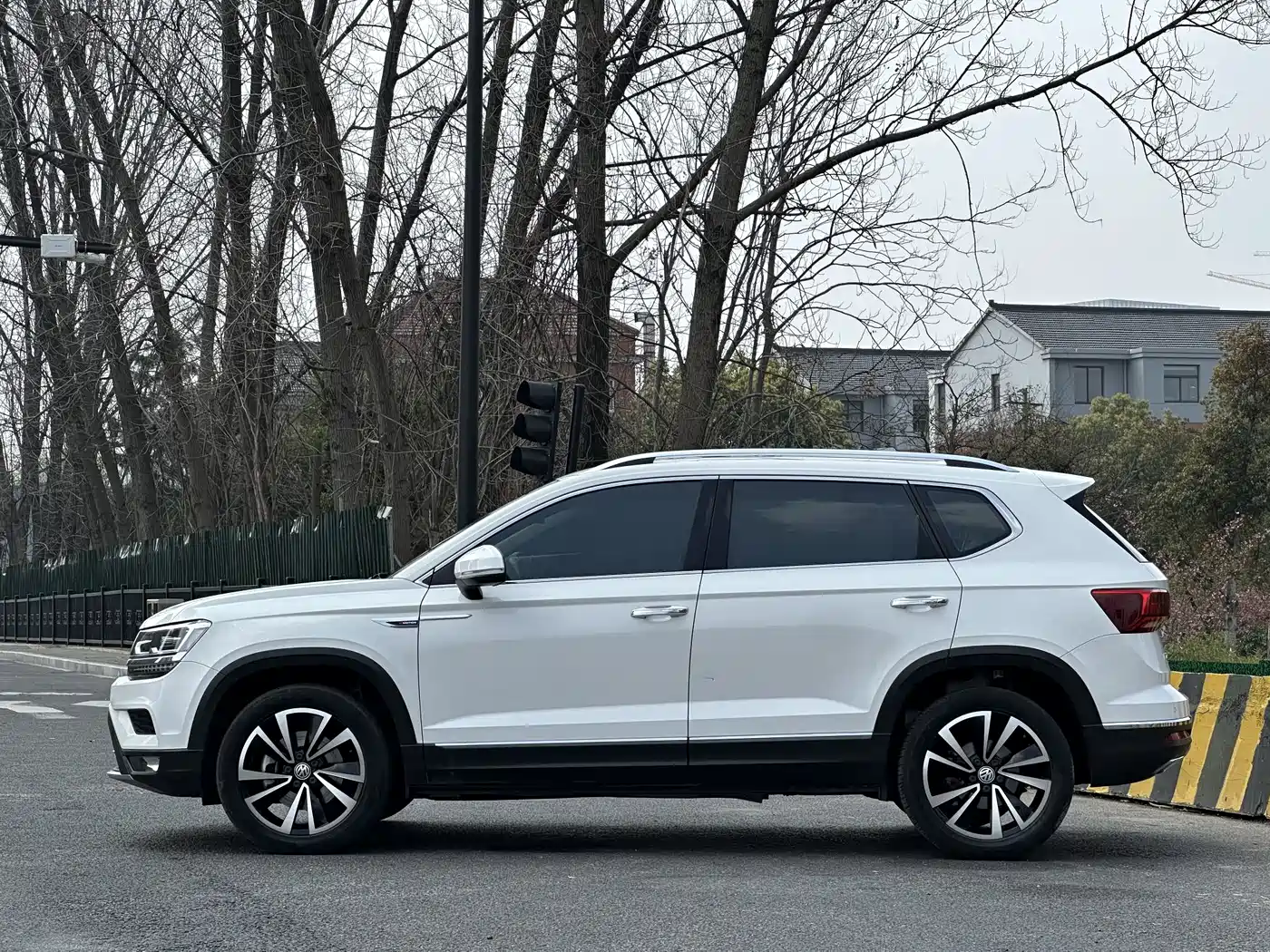 Volkswagen Tharu