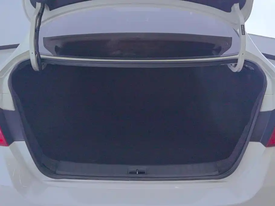 Nissan Sylphy — миниатюра 4