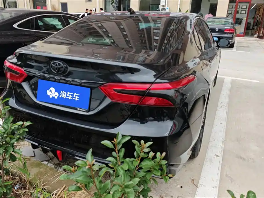 TOYOTA CAMRY