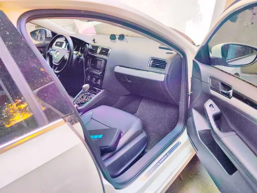 Volkswagen Sagitar — миниатюра 19