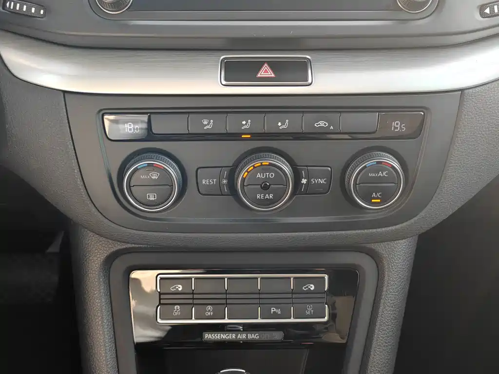 Volkswagen Sharan — миниатюра 25