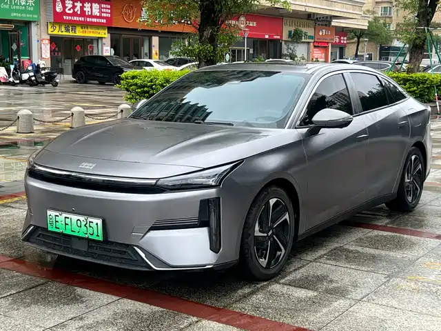 2024 Geely Galaxy L6