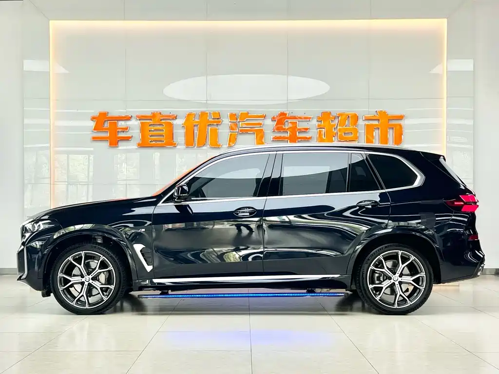 BMW X5 2023 xDrive 30Li Premium M Sport
