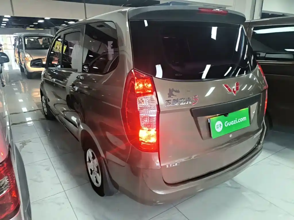 Wuling Hongguang — миниатюра 5