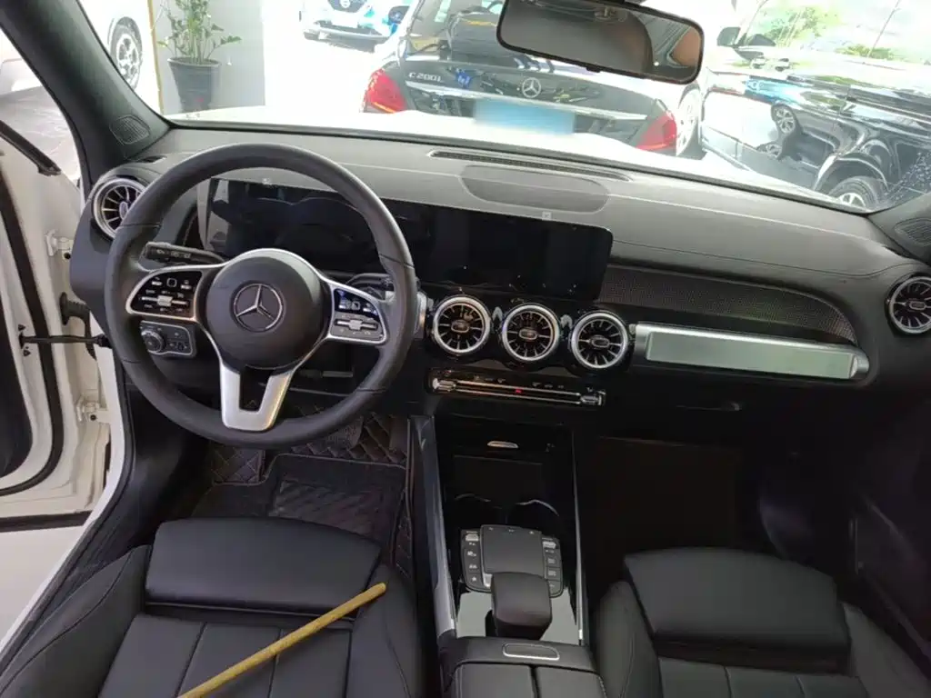 Mercedes-Benz GLB — миниатюра 10